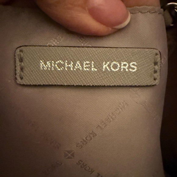 Michael Kors Jet Set Medium Lt Grey Carryall Tote Saffiano Leather EUC - Picture 7 of 17